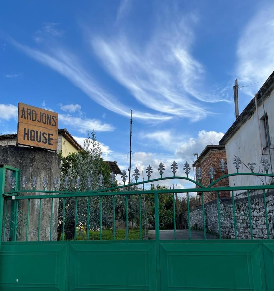 Ardjon House Pansiyon Berat Dış mekan fotoğraf